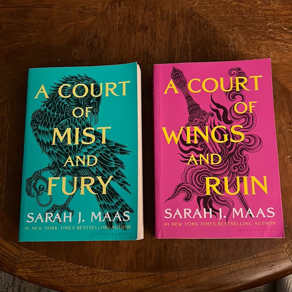 Two books - Sarah J. Maas: A court of mist and fury, a court of wings and ruin